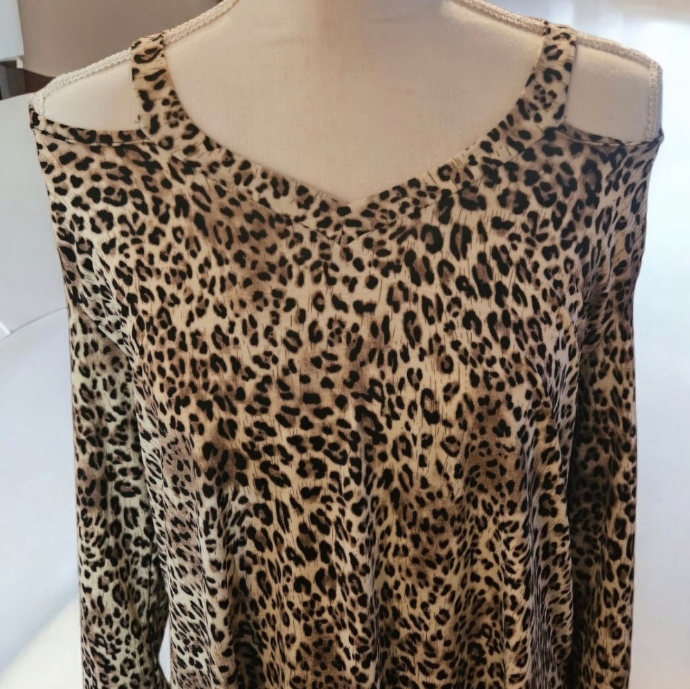 Glitzy Girlz Top Size (S) NWT